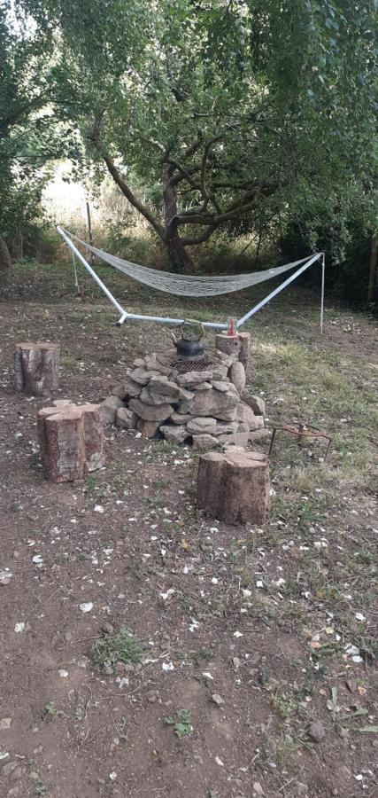 Retraite Rustique En Bordure De Foret A La Campagne Hotel Belle-Isle-en-Terre Екстериор снимка